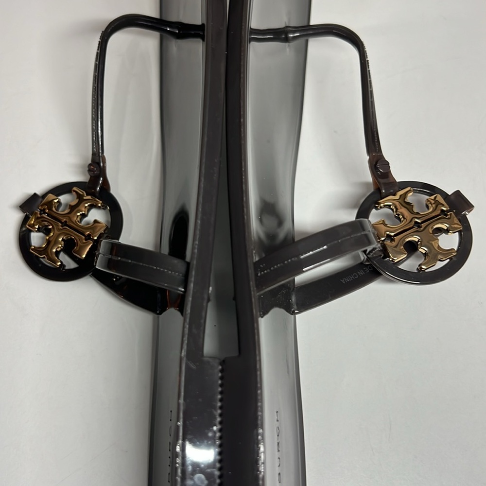 Tory Burch Mini Miller Jelly Thong Black
Sandal Women's Size 10 M - Picture 12 of 16